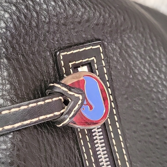 Dooney and Bourke ladies black  shoulder bag - Picture 3 of 8